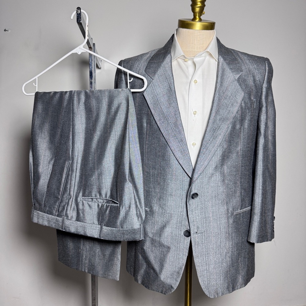 Andre Vachon Suit Mens 42R 35x27 Grey Pinstripe Sharkskin Vintage 2-Button